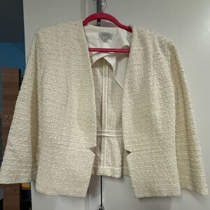 Tahari  White/Cream Boucle Jacket size 8p